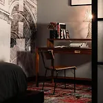 Bobby Hotel